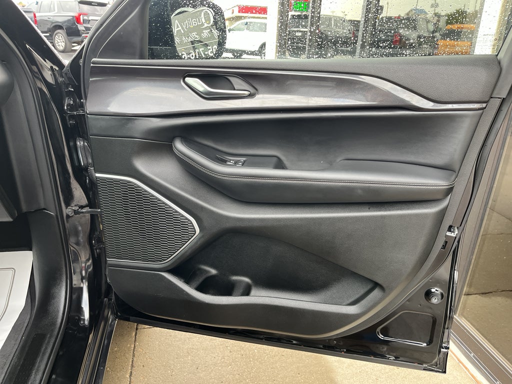 2022 Jeep Grand Cherokee L Altitude