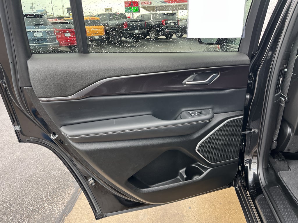 2022 Jeep Grand Cherokee L Altitude