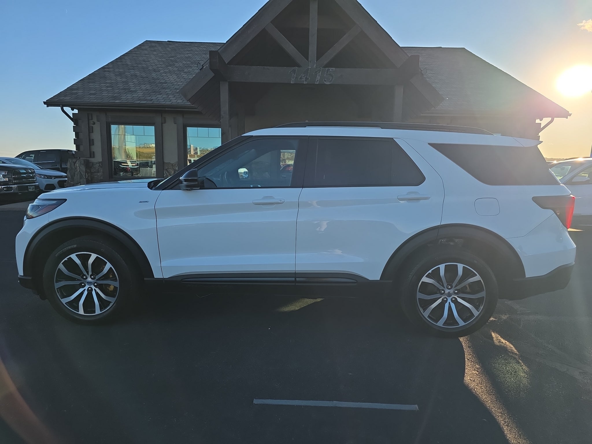 2025 Ford Explorer ST-Line