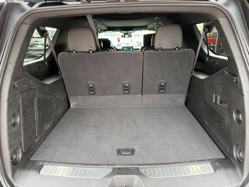 2023 Chevrolet Suburban RST