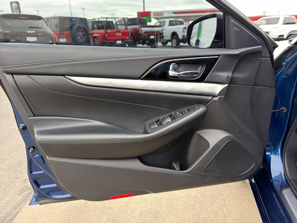 2021 Nissan Maxima SV