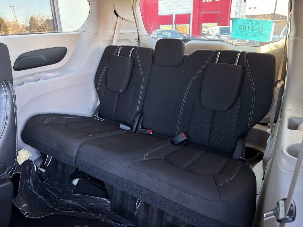 2023 Chrysler Voyager LX