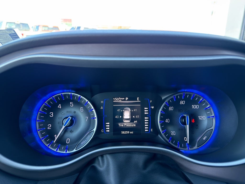 2023 Chrysler Voyager LX