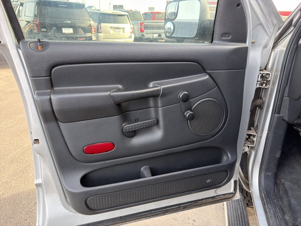 2005 Dodge Ram Pickup Base