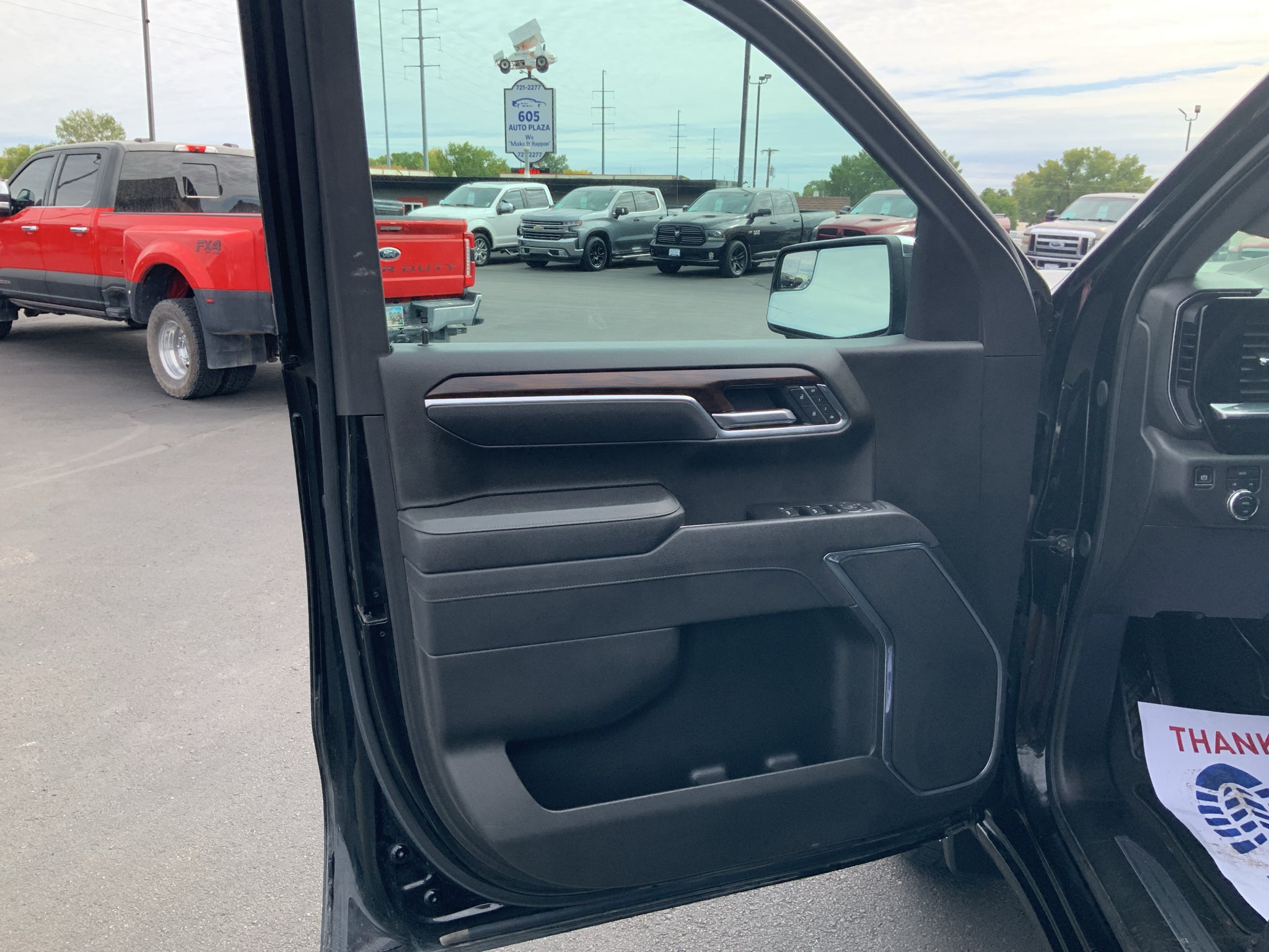 2025 GMC Sierra SLT