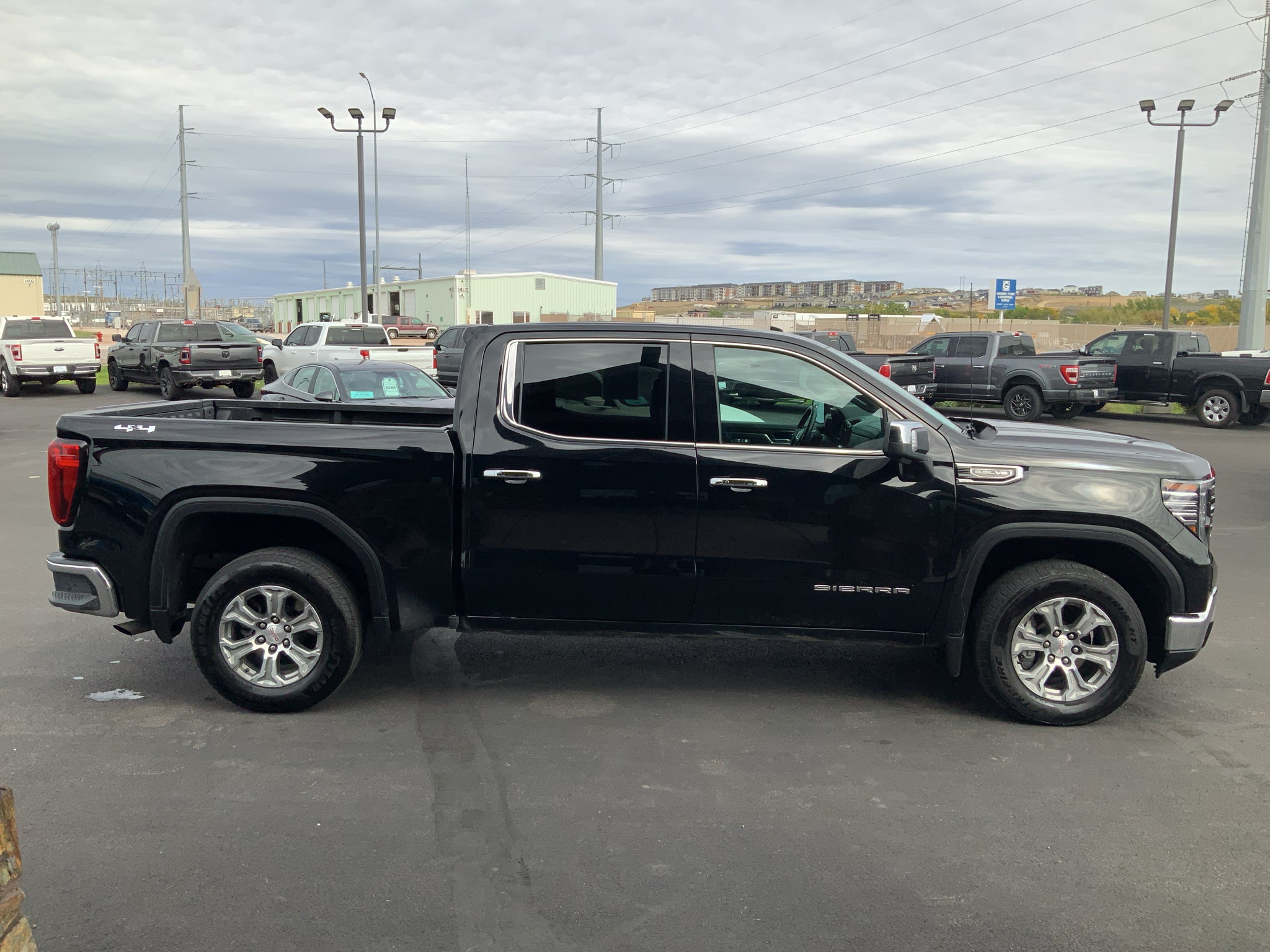 2025 GMC Sierra SLT