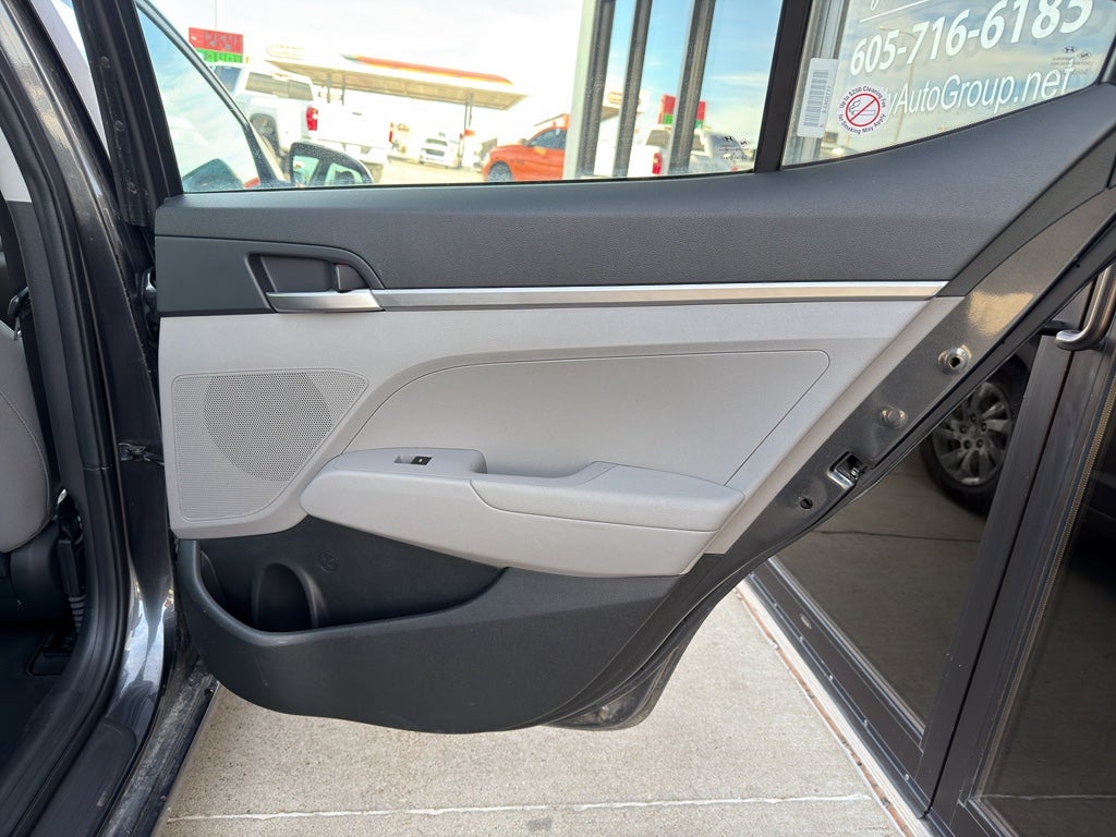 2020 Hyundai Elantra SE