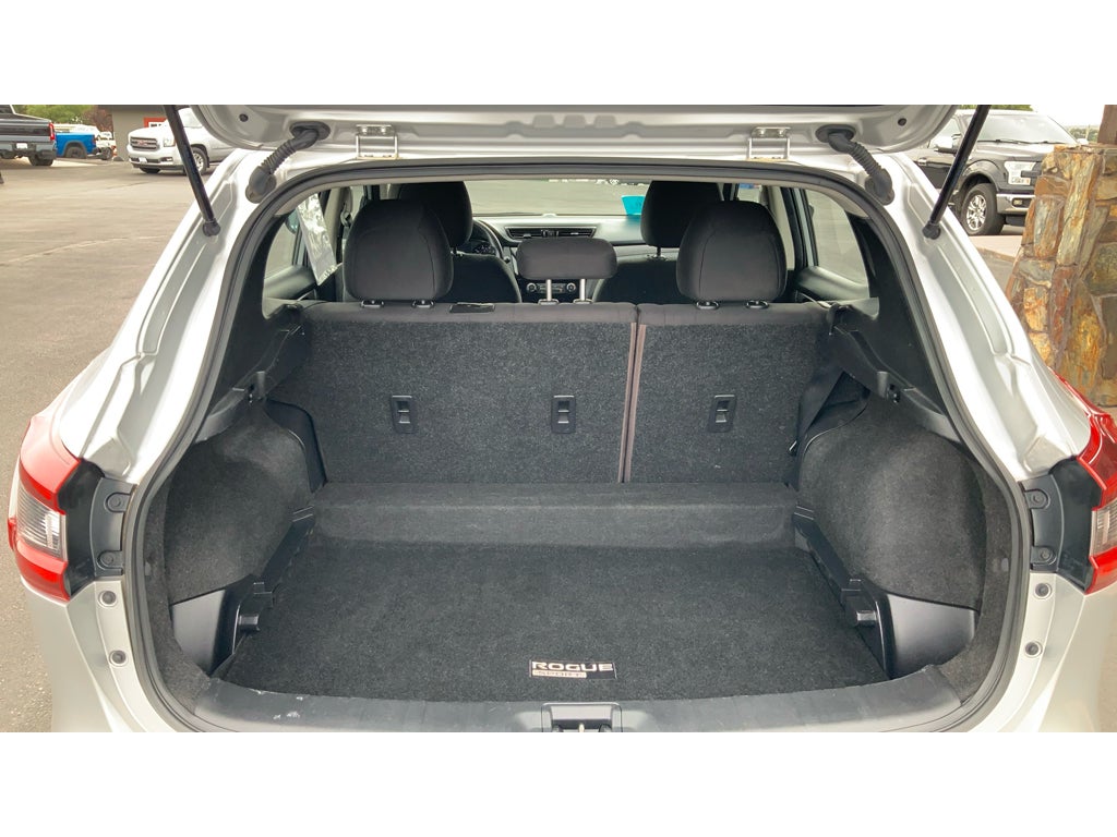 2021 Nissan Rogue Sport SV