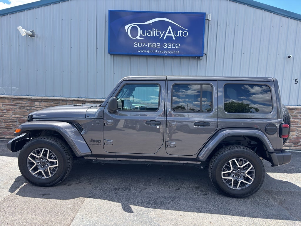 2025 Jeep Wrangler Sahara's photo
