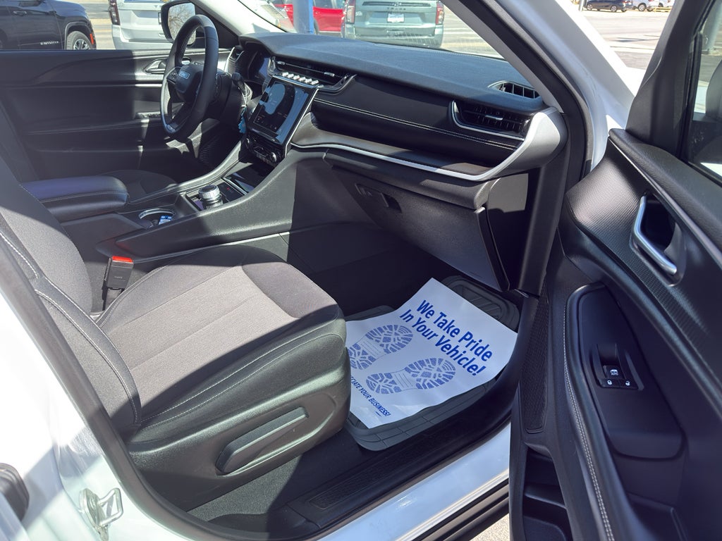 2023 Jeep Grand Cherokee Laredo