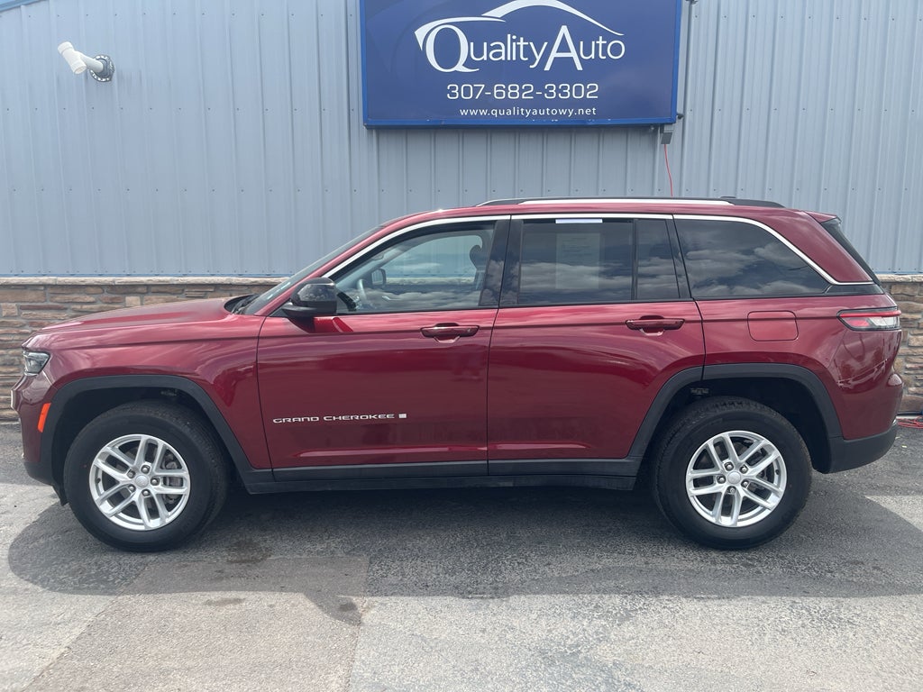 2023 Jeep Grand Cherokee Laredo 4x4's photo