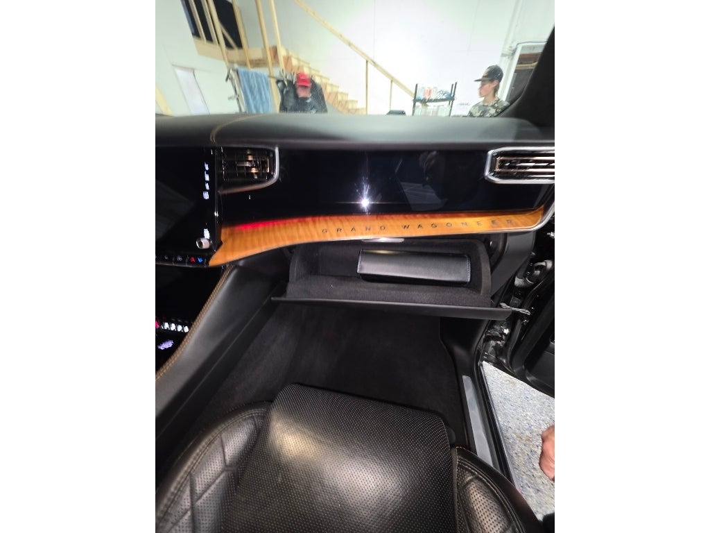 2022 Jeep Grand Wagoneer Series III
