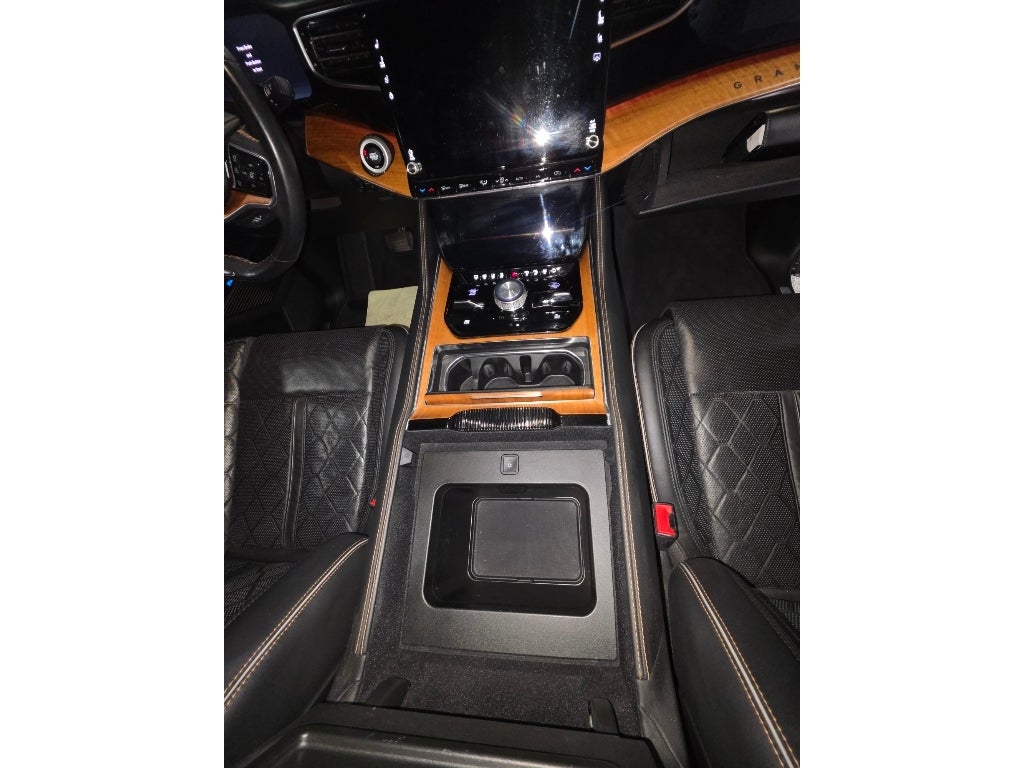 2022 Jeep Grand Wagoneer Series III