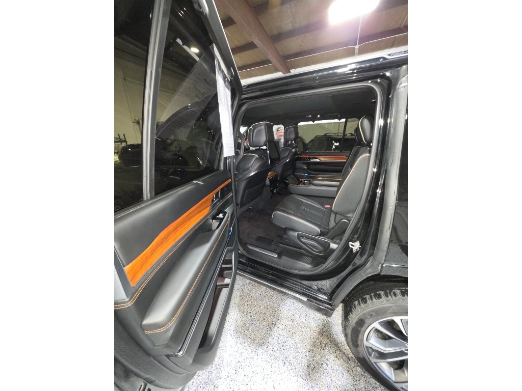 2022 Jeep Grand Wagoneer Series III