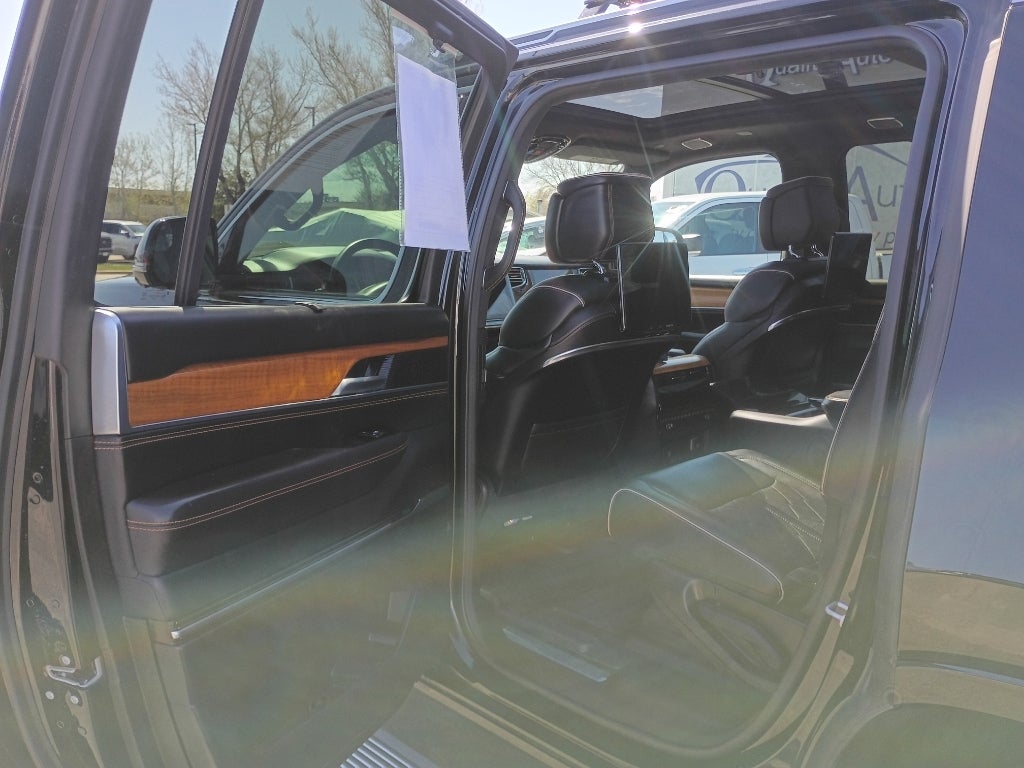 2024 Jeep Grand Wagoneer Series III