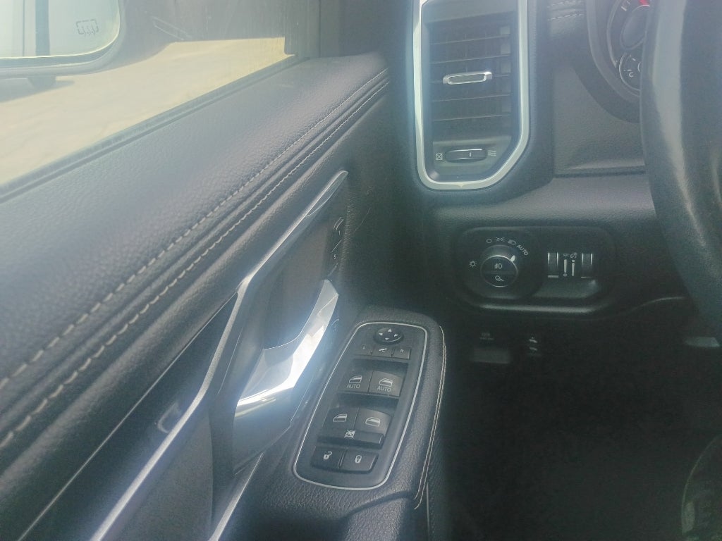 2020 RAM Ram 1500 Pickup Laramie - Photo 17