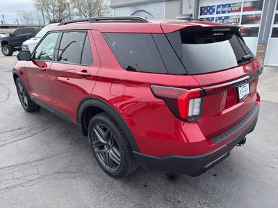 2025 Ford Explorer ST-Line