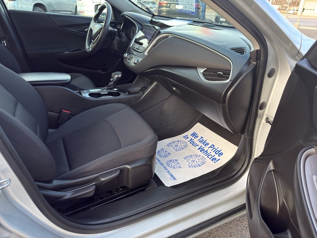 2022 Chevrolet Malibu LS