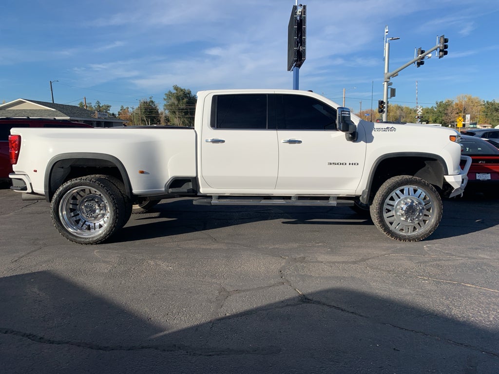 2022 Chevrolet Silverado High Country