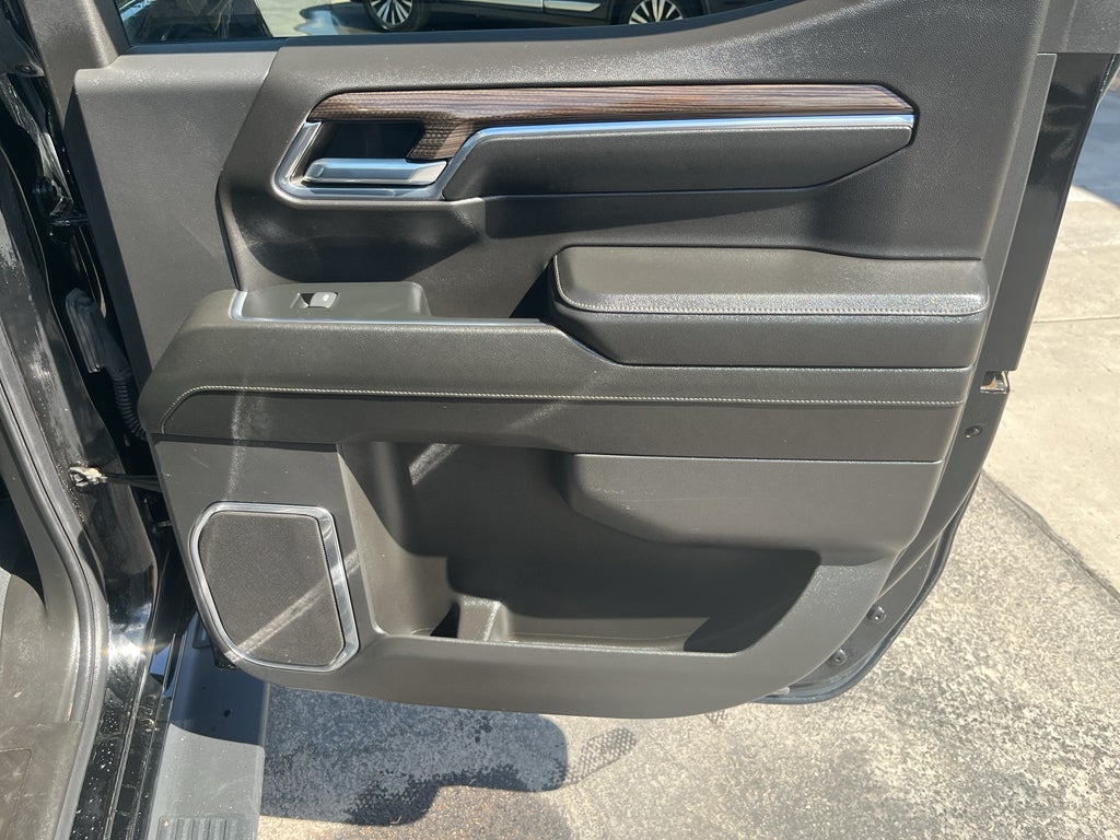 2023 Chevrolet Silverado RST