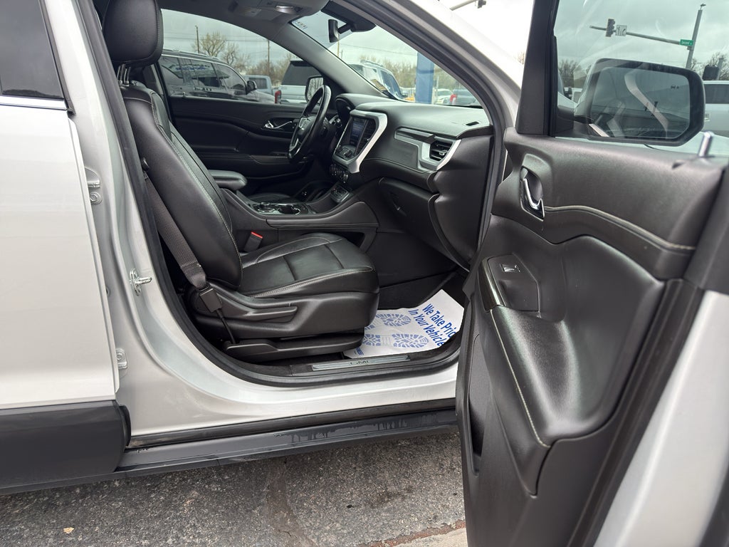 2020 GMC Acadia SLT