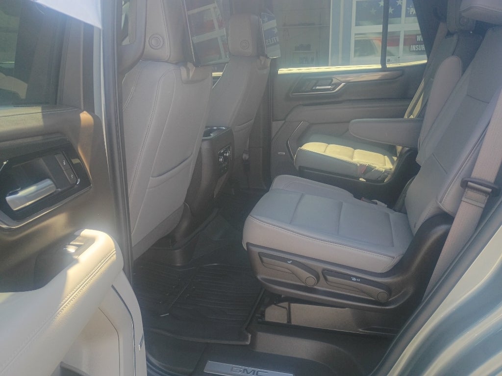 2025 GMC Yukon Elevation