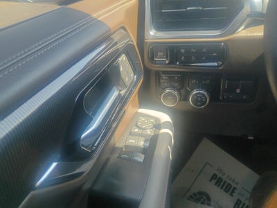 2025 GMC Yukon Elevation