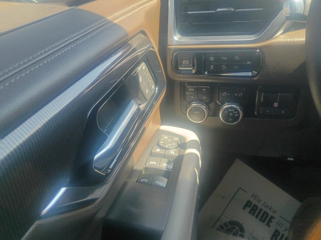 2025 GMC Yukon Elevation