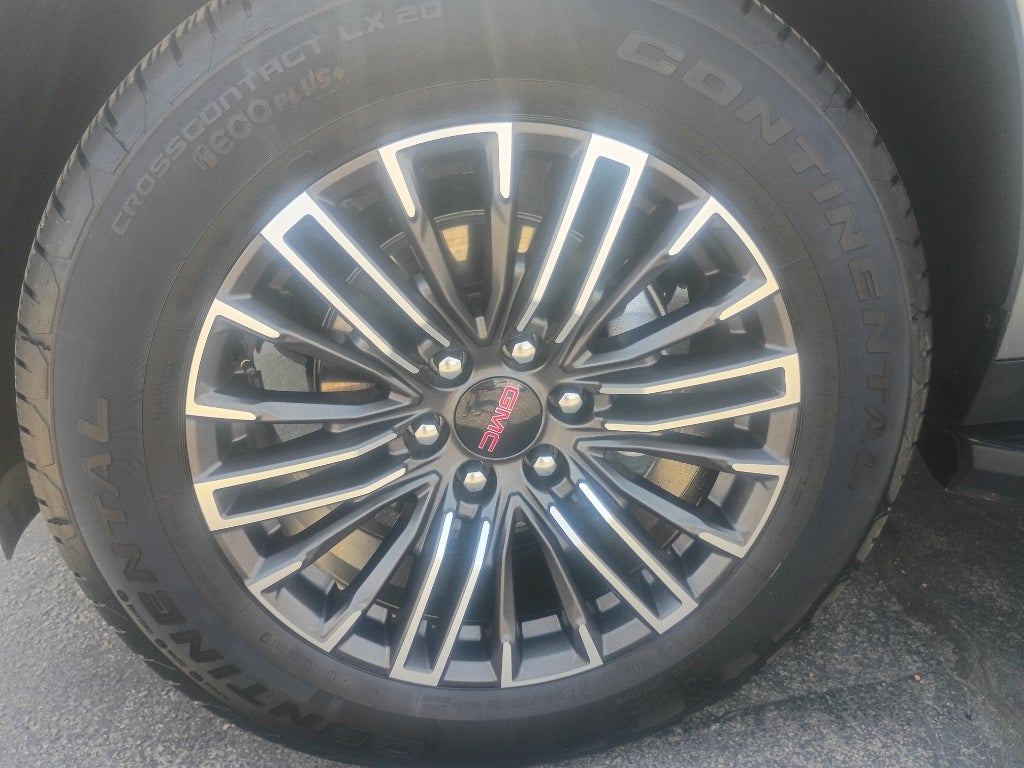 2025 GMC Yukon Elevation