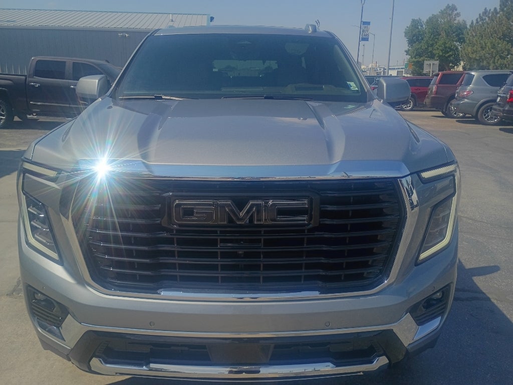 2025 GMC Yukon Elevation