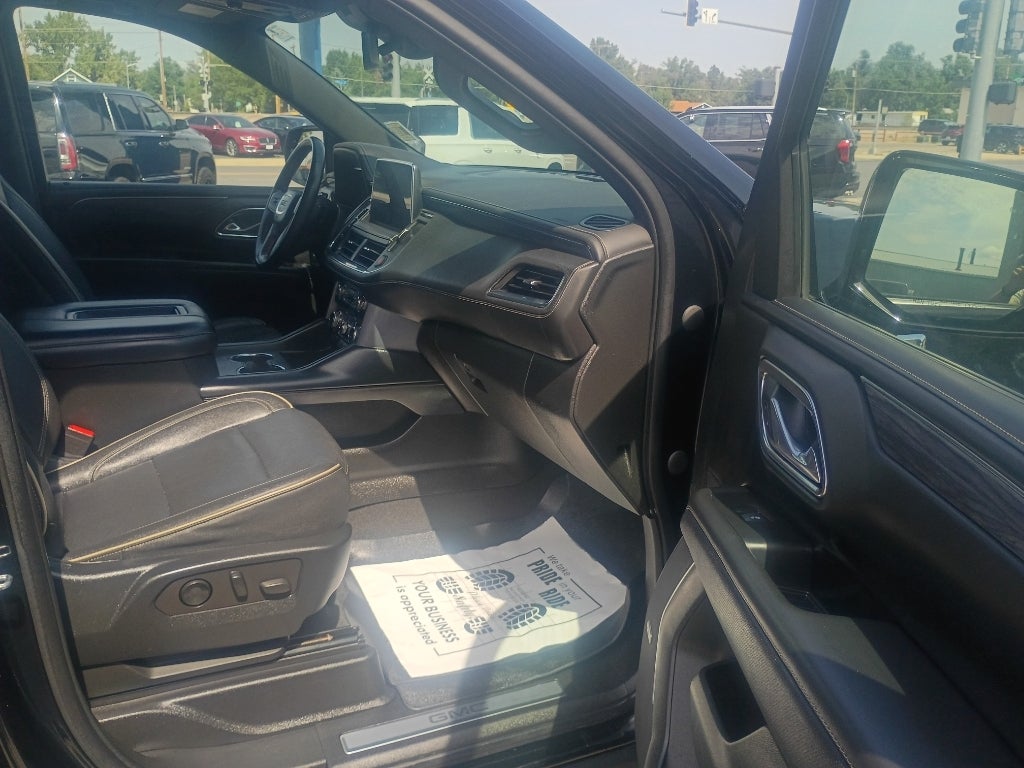 2023 GMC Yukon XL SLT