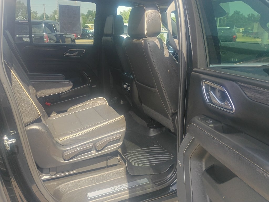 2023 GMC Yukon XL SLT