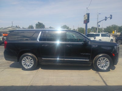 2023 GMC Yukon XL SLT