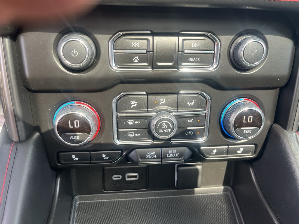 2024 Chevrolet Suburban RST