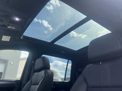 2024 Chevrolet Suburban RST