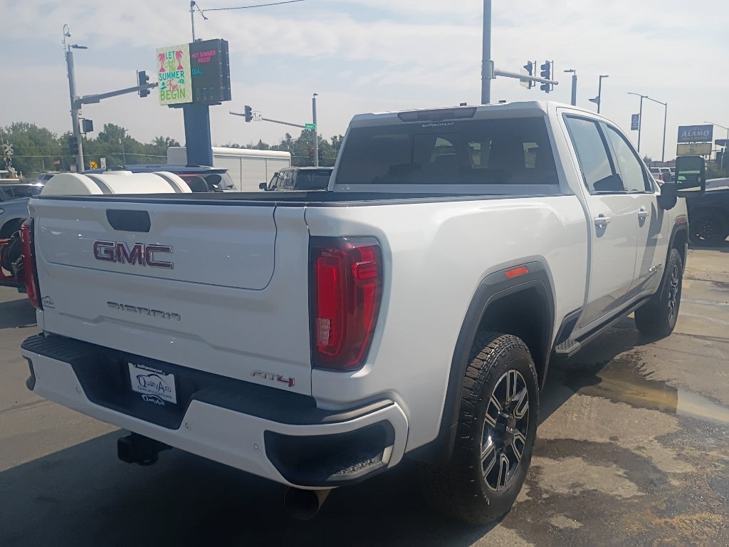 2023 GMC Sierra AT4