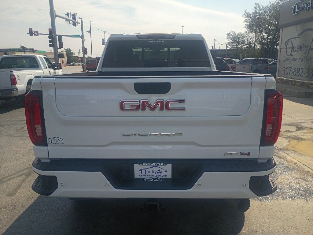 2023 GMC Sierra AT4