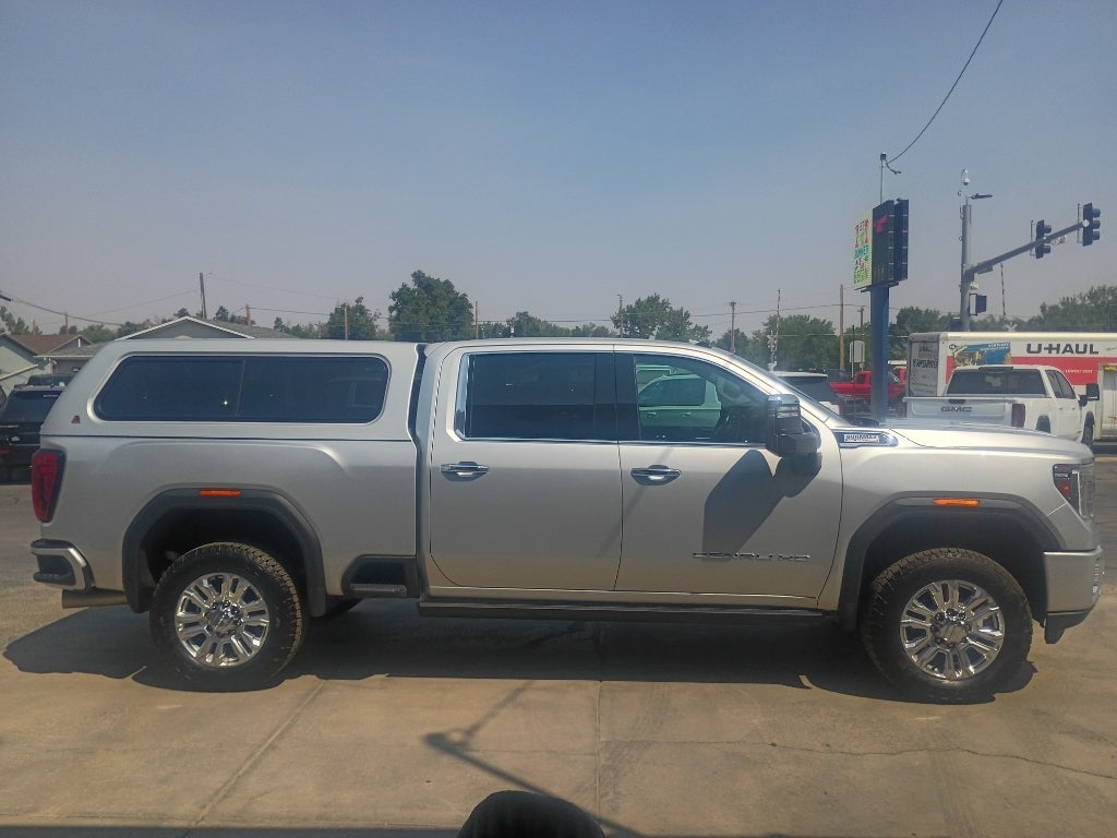 2023 GMC Sierra Denali
