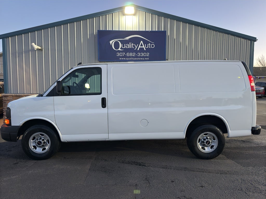 2023 GMC Savana Base