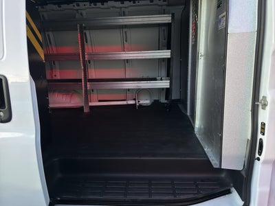 2023 GMC Savana Base