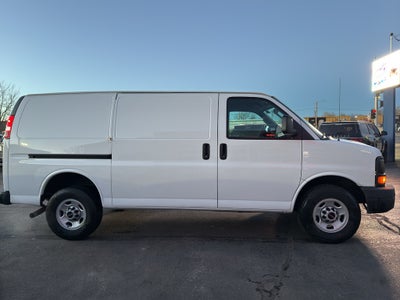 2023 GMC Savana Base