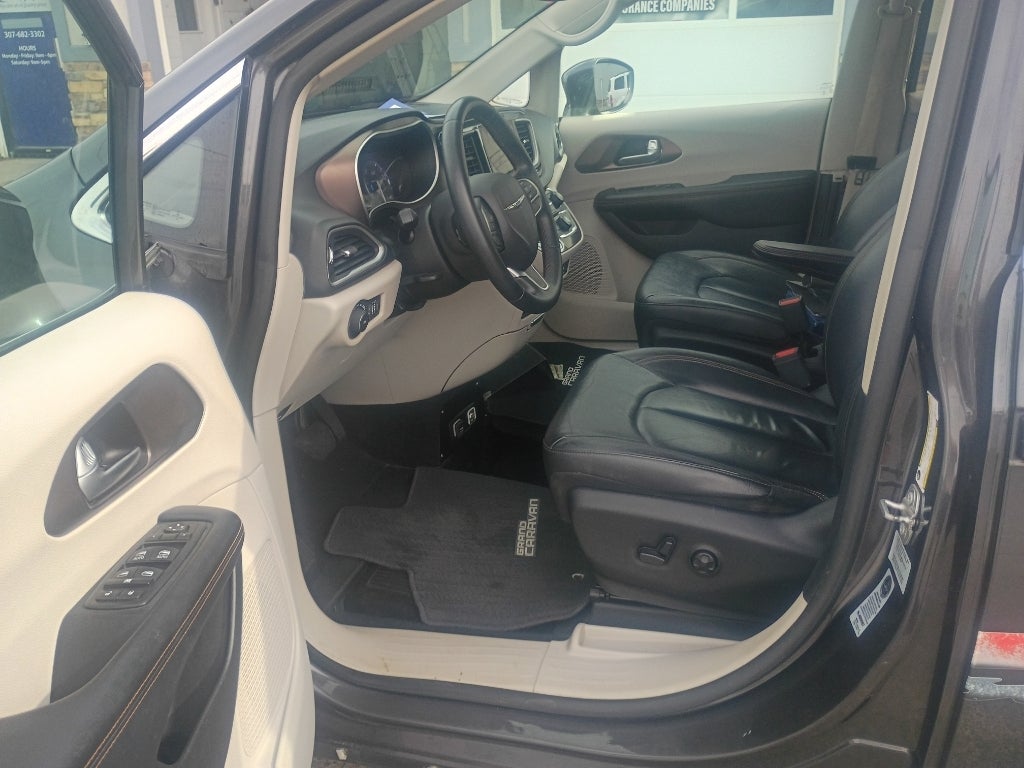 2017 Chrysler Pacifica Touring-L