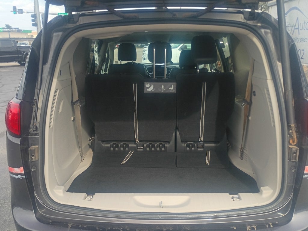 2017 Chrysler Pacifica Touring-L