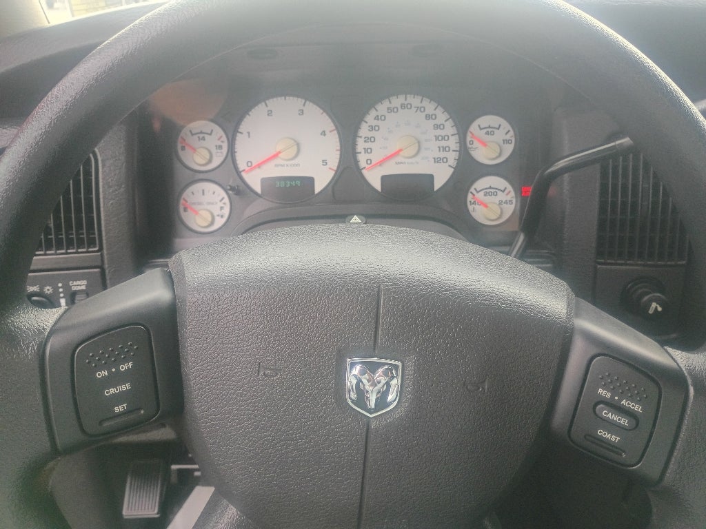 2004 Dodge Ram Pickup SLT