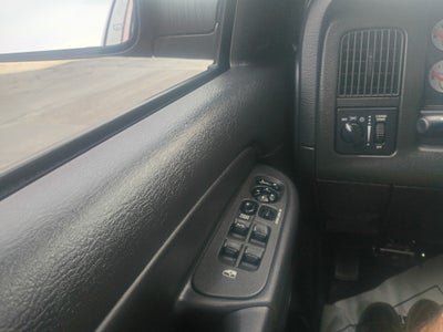 2004 Dodge Ram Pickup SLT