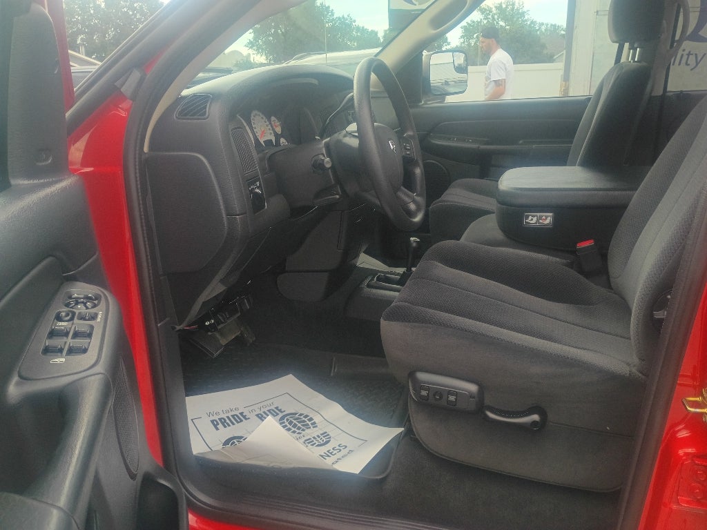 2004 Dodge Ram Pickup SLT