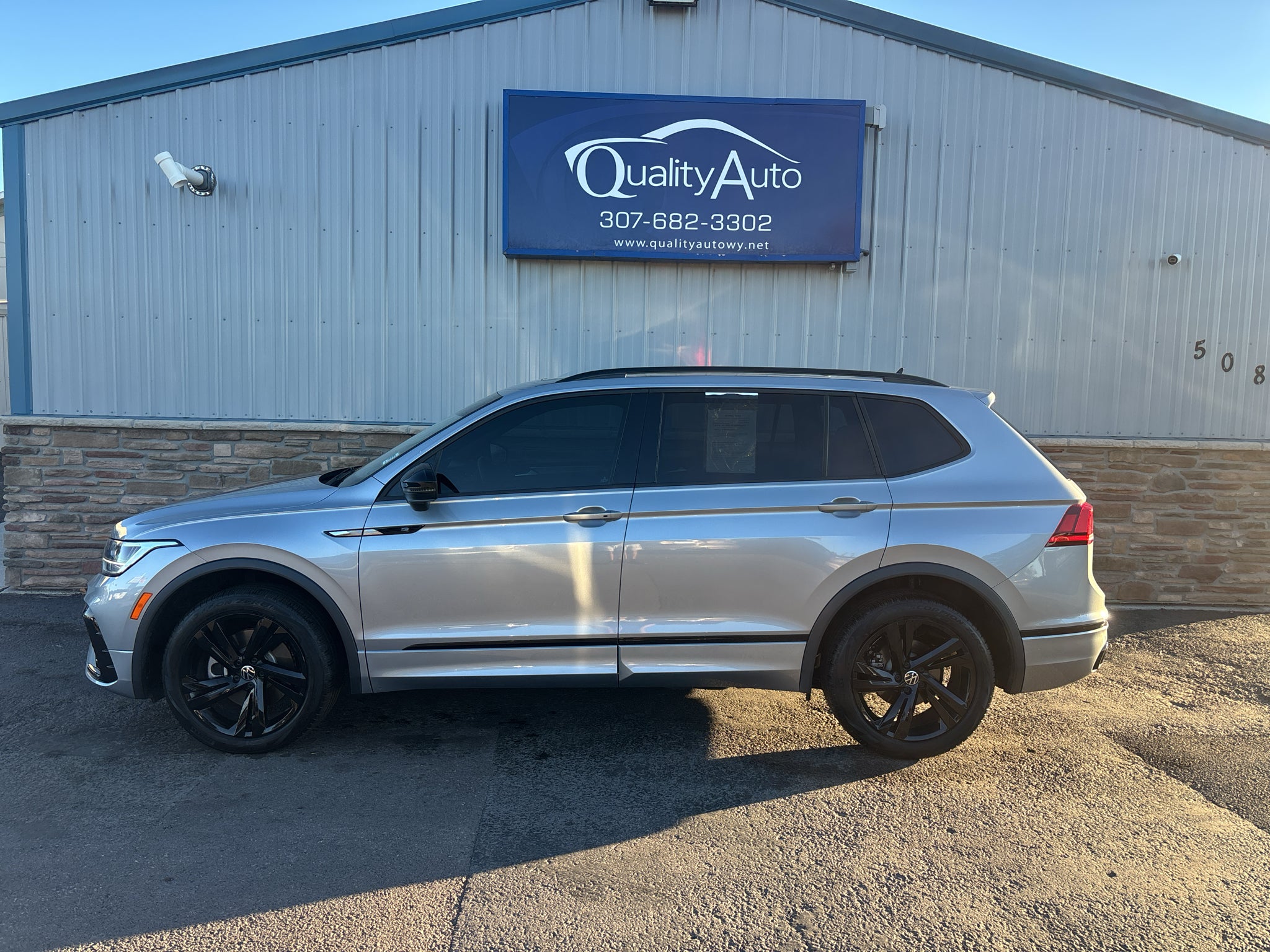 2024 Volkswagen Tiguan SE R-Line Black