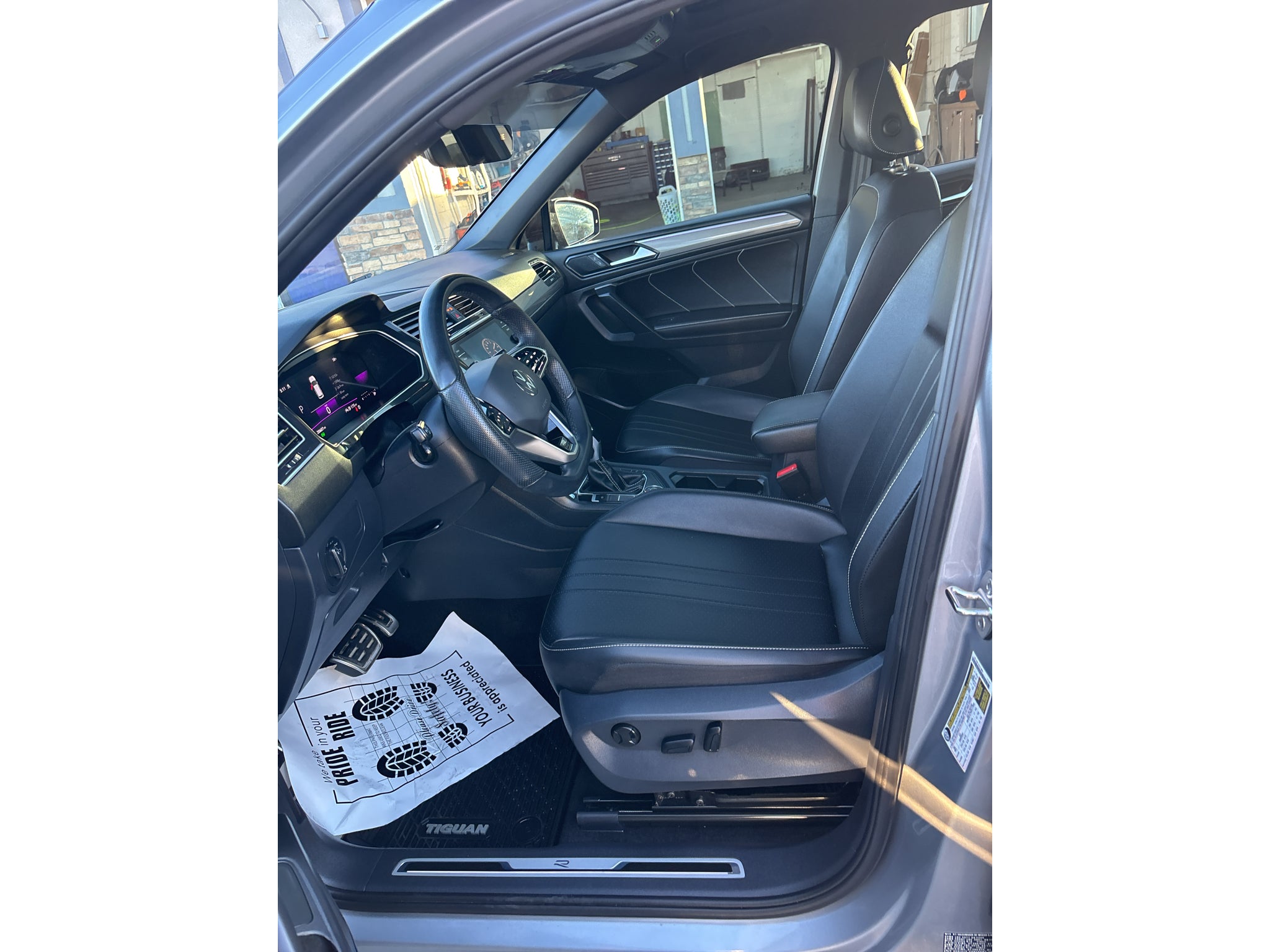 2024 Volkswagen Tiguan SE R-Line Black