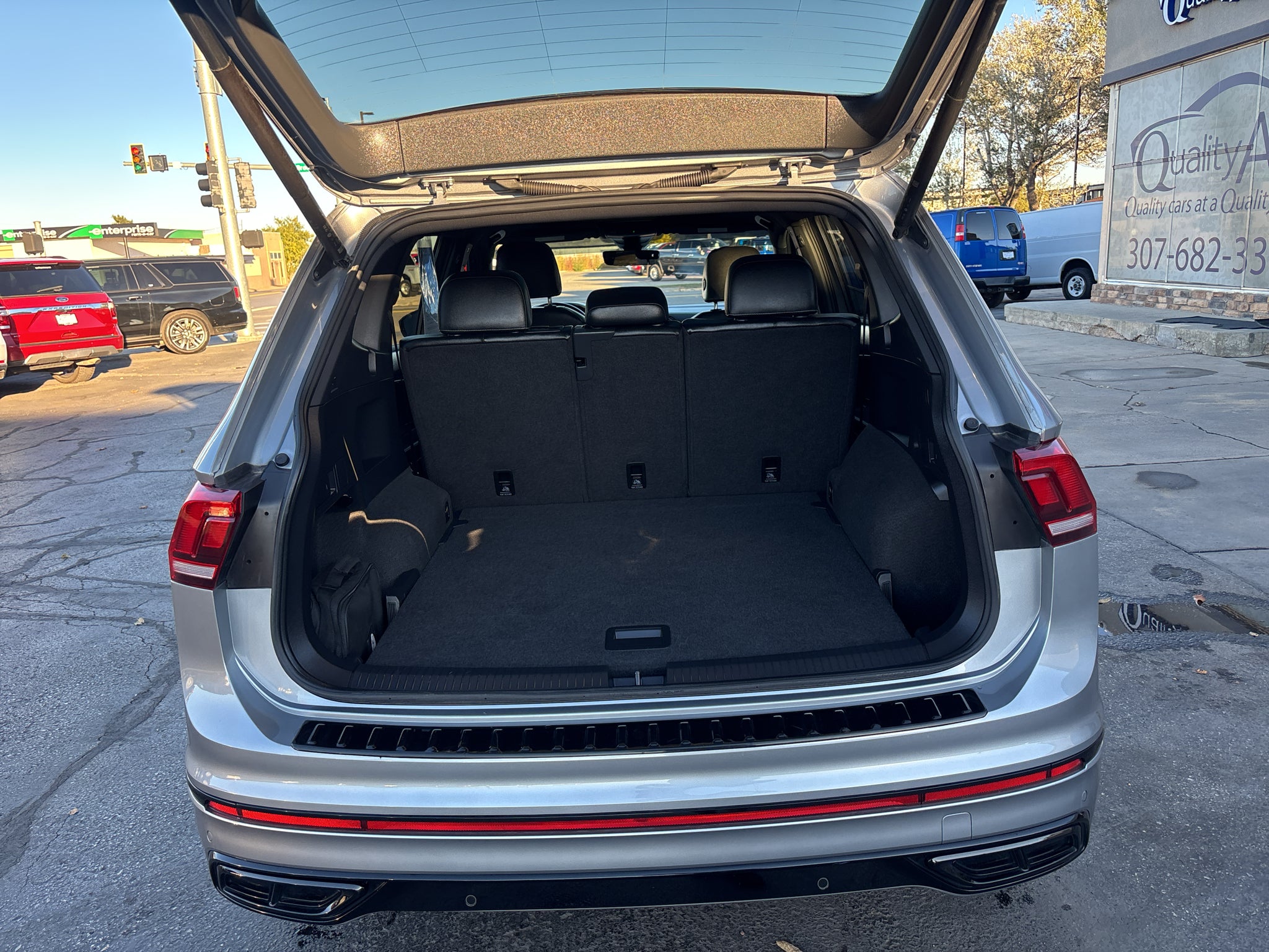 2024 Volkswagen Tiguan SE R-Line Black