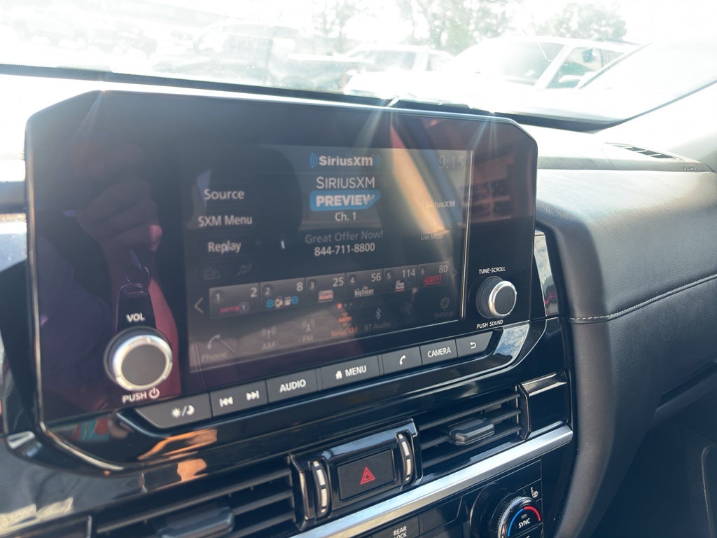 2024 Nissan Pathfinder SV
